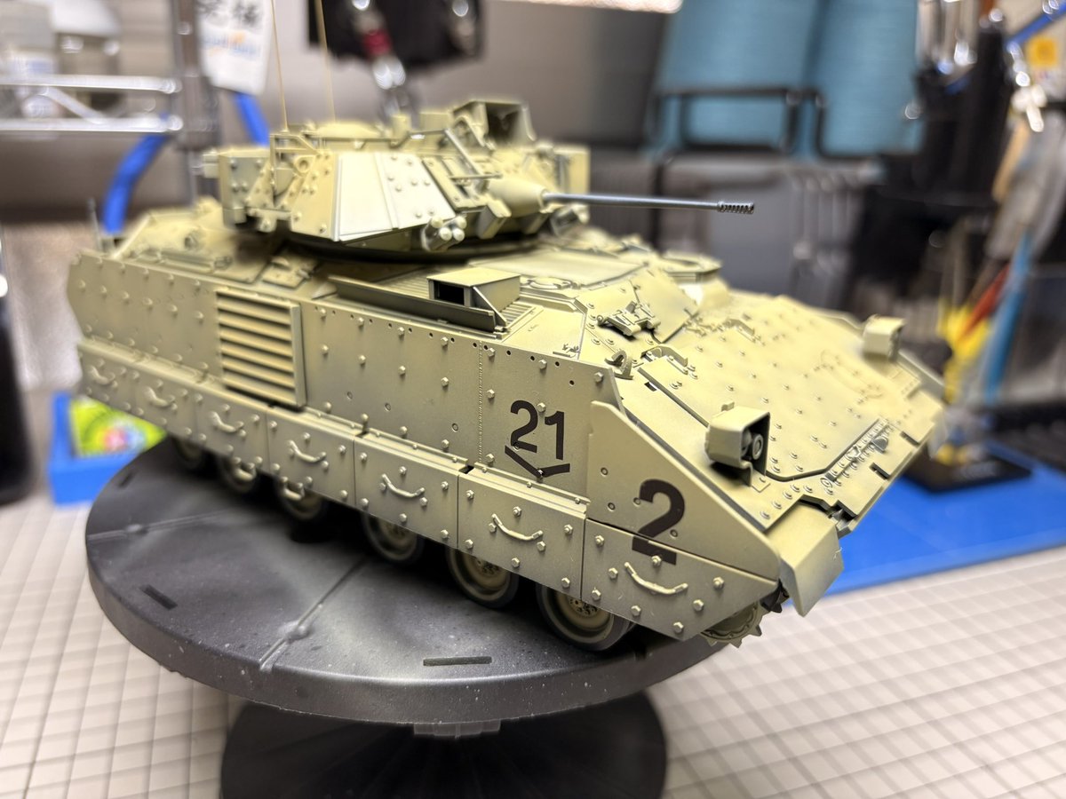 Kickmodels's tweet photo. デカールまで完了

1/35 #TAMIYA
M2A2 ODS デザートブラッドレー https://t.co/IeooxtjHK3