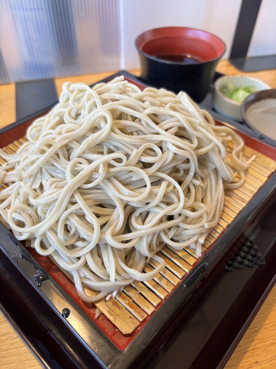 slotseventh's tweet photo. 麺専門店アラキ❣️
期間限定の十割そば✨
量は多いけど、まだ食えるっす❗️
うまうまっ⤴️ https://t.co/kF1kBb64rk
