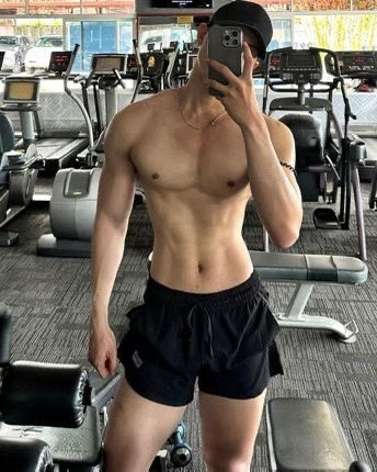 _TXPGUN's tweet image. happy Friday losers !!