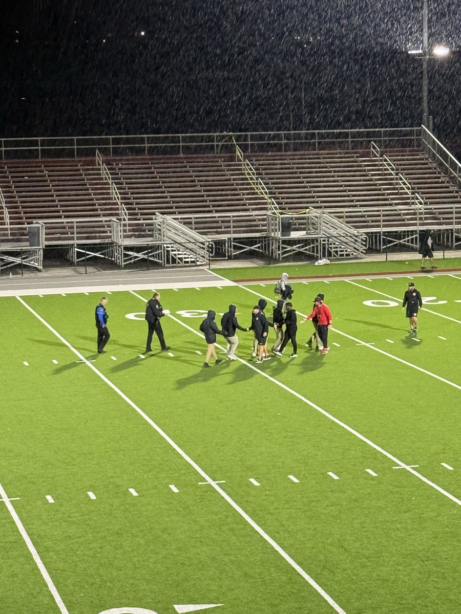 2HYPEsports's tweet photo. Coaches have shaken hands and called it a game. Alcoa will move on to the second round as they have defeated Cherokee 🏹 Cheifs 56-0. #TooHype #AlcoaTornadoes https://t.co/1iYoEnE9G8