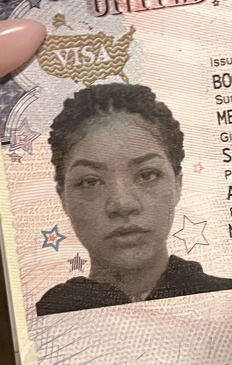 lababypig's tweet photo. Alguien me explica el facecard de sara? Dude??? https://t.co/elfuUNiVlN