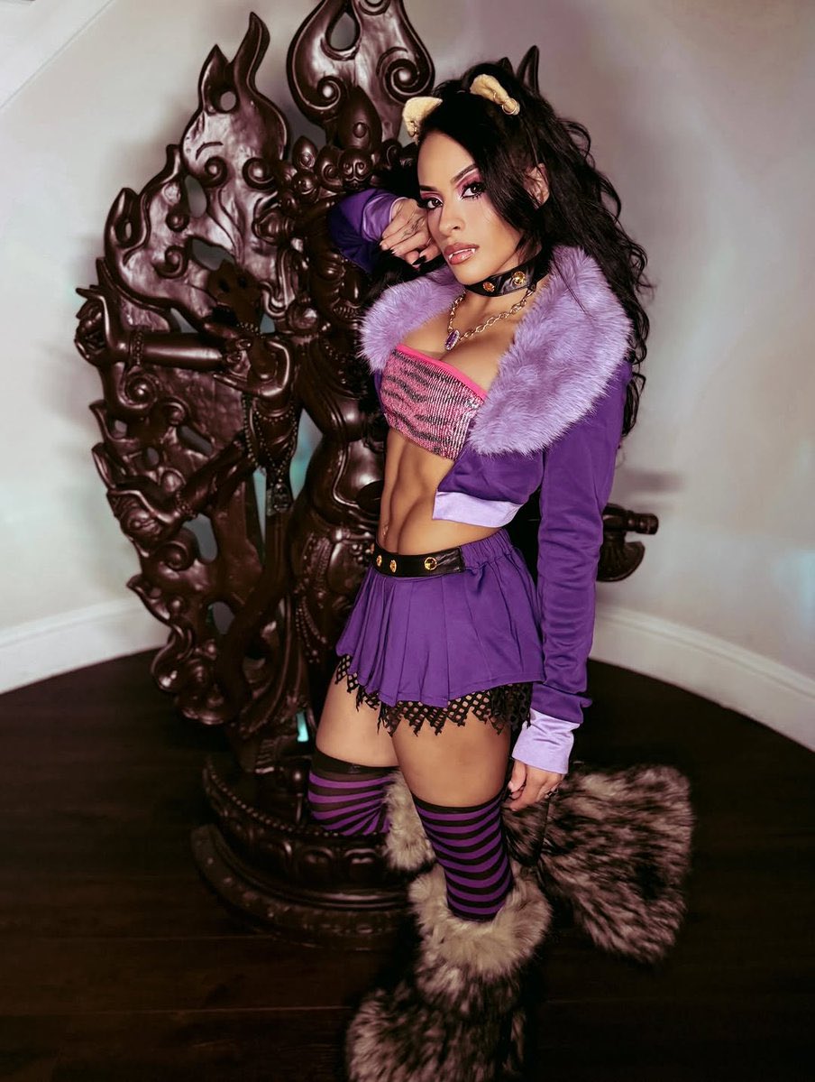 “This is what a REAL wolf looks like.”💜 <a href="/_derdamon/">Ɛʐʀɨɛʟ ʄǟȶɛ</a>