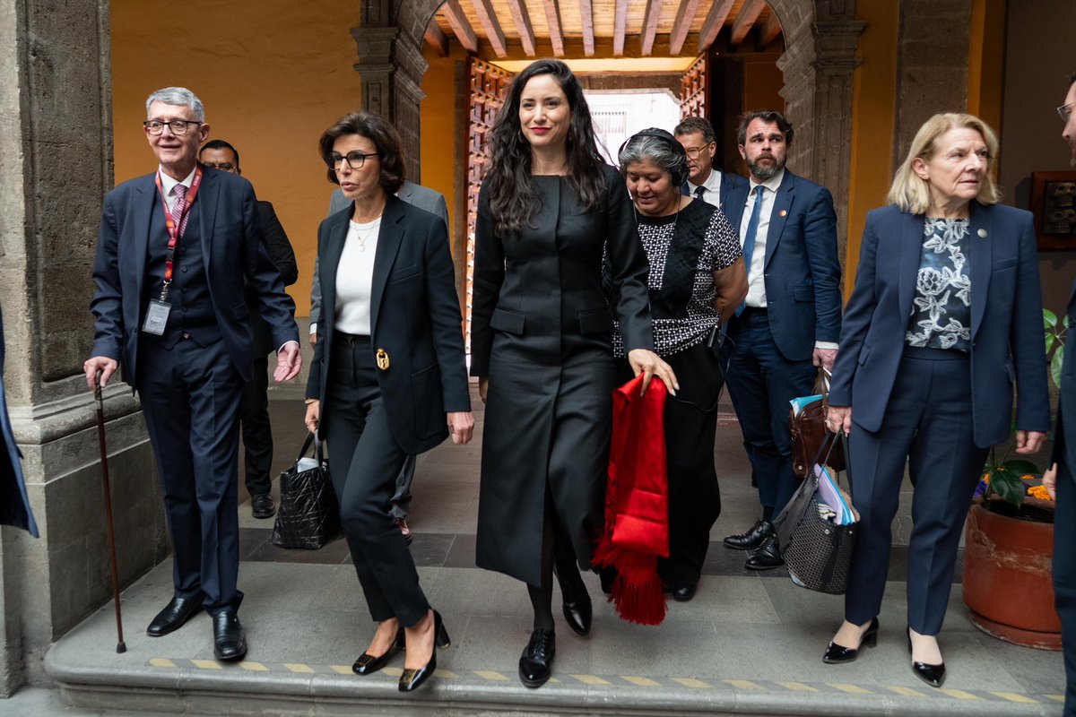México y Francia reafirman una relación cultural viva, plural y duradera, que abre nuevas oportunidades de creación, diálogo y desarrollo cultural. Esta tarde sostuvimos una reunión con la ministra de Cultura de Francia <a href="/datirachida/">Rachida Dati ن</a> y su equipo de trabajo. Refrendamos el