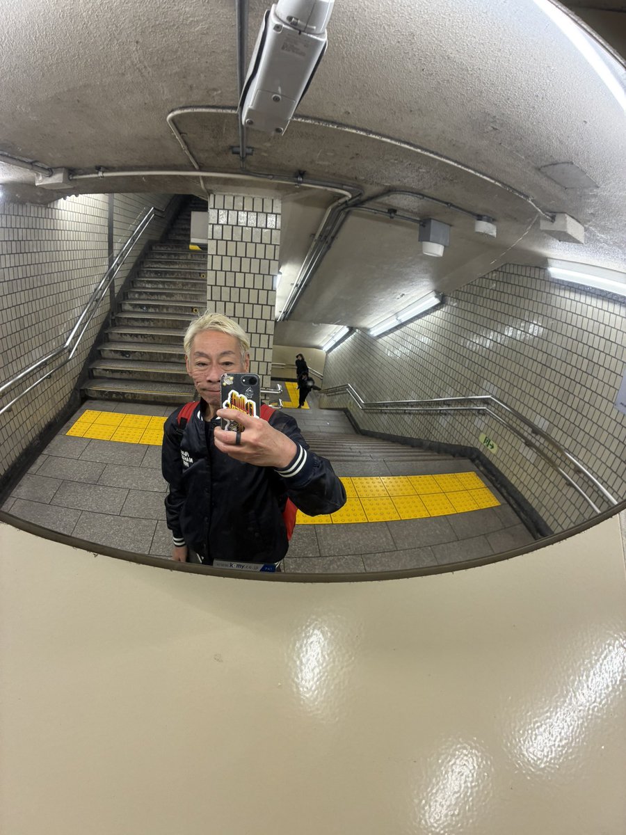 01uganda's tweet image. 