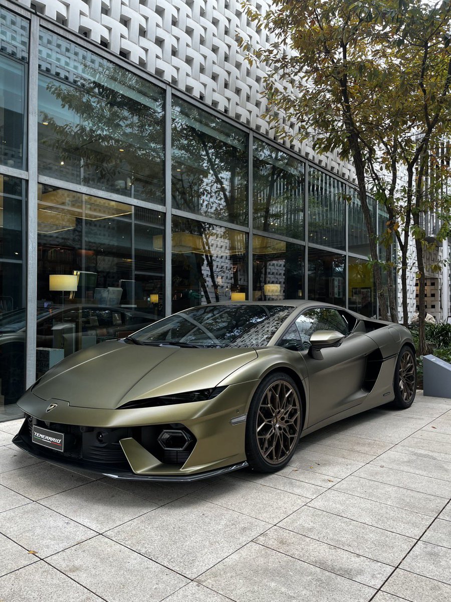 DT_car's tweet image. 【Lamborghini Temerario Japan Roadshow】

代官山T-SITEメインストリート
2025年11月08日(土) - 11月09日(日)
9:00～19:00

11月8日（土）と9日（日）の2日間、ランボルギーニの新型スーパースポーツ「テメラリオ」を特別展示いたします。