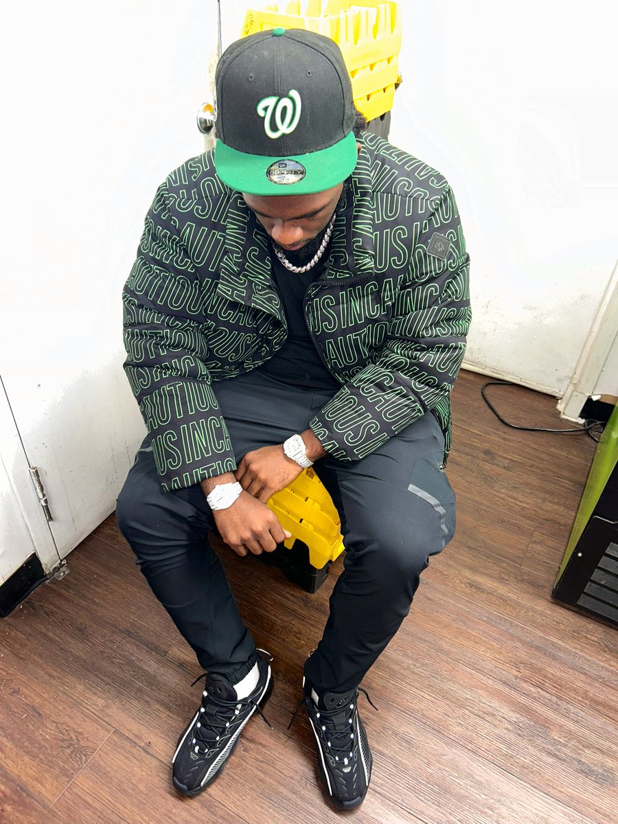 Youngmall_a1's tweet image. Feet on Land #FreeDaGuys #LLDaMen