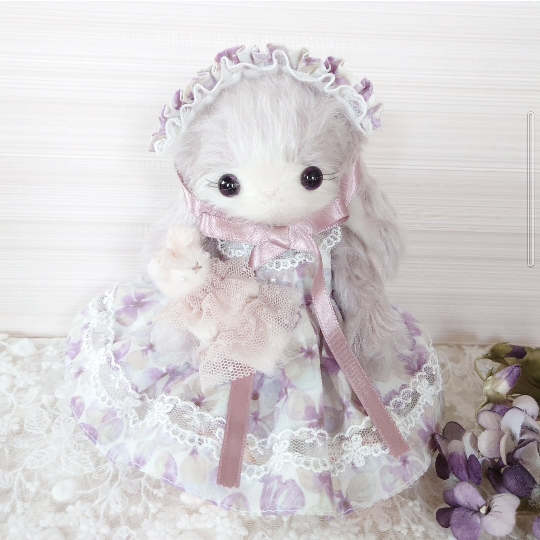 ドールアイテム♪　ピンクのうさぎちゃんレース仕様のベッド 　★ピンク毛布・ウサギクッション・ウサギレース布団つき