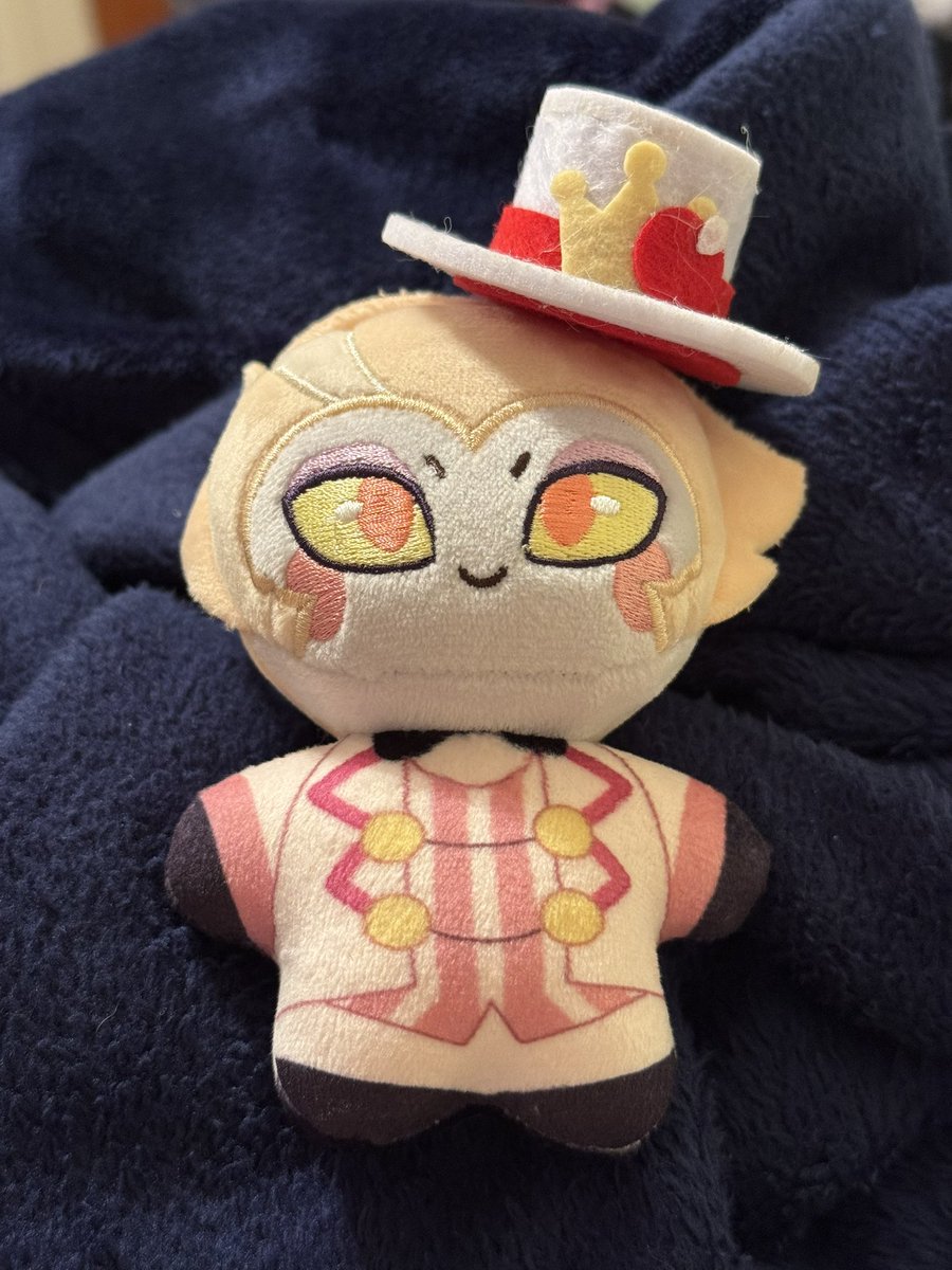 fairy_dragon368's tweet image. Got my very cute lucifer from @zllm6 💝

He is so small I love it, he is going EVERYWHERE with me😭 
#HazbinHotelLucifer
