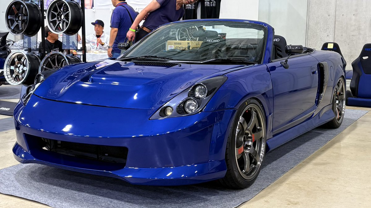 おお
どうやってこのホイール納めてんやろ