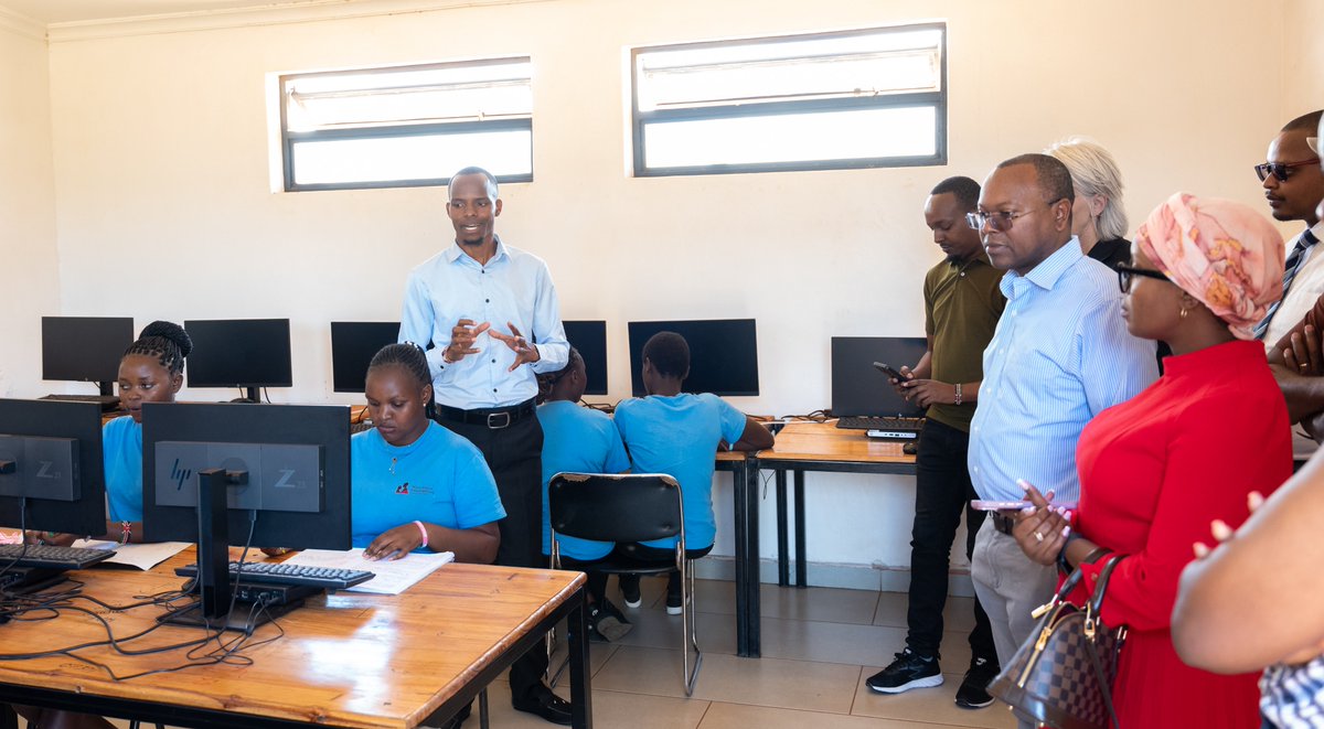 NicePlaceFound's tweet image. Digital literacy isn’t optional, it’s essential.

At Nice Place Foundation, we’re empowering girls with IT &amp;amp; coding skills to thrive in a digital world and shape their futures.

#NicePlaceFoundation #DigitalSkills #GirlsInTech #EmpowerHer