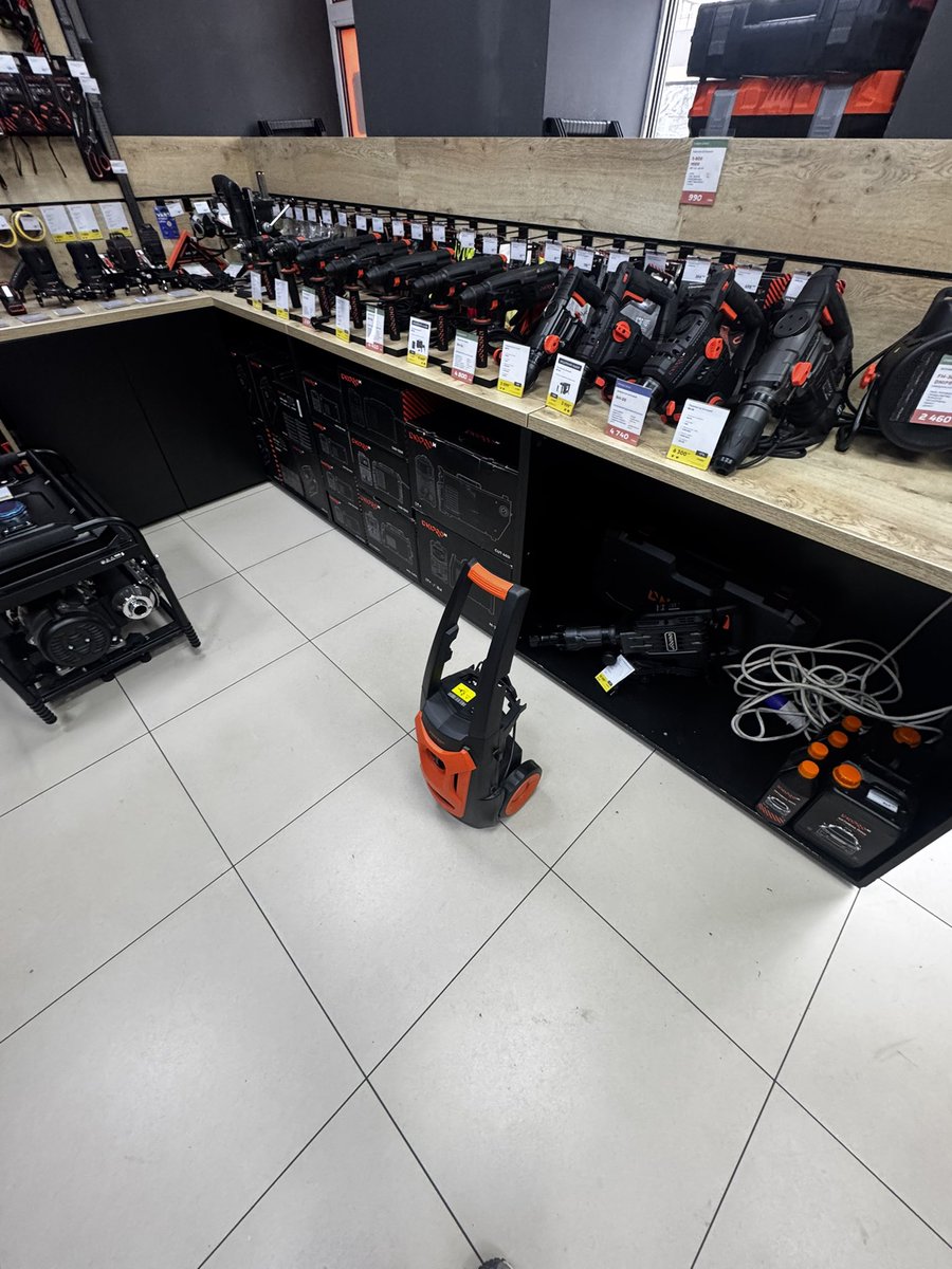 Купляю малого, хай миє корчі 

<a href="/dnipro_m/">Dnipro-M</a>