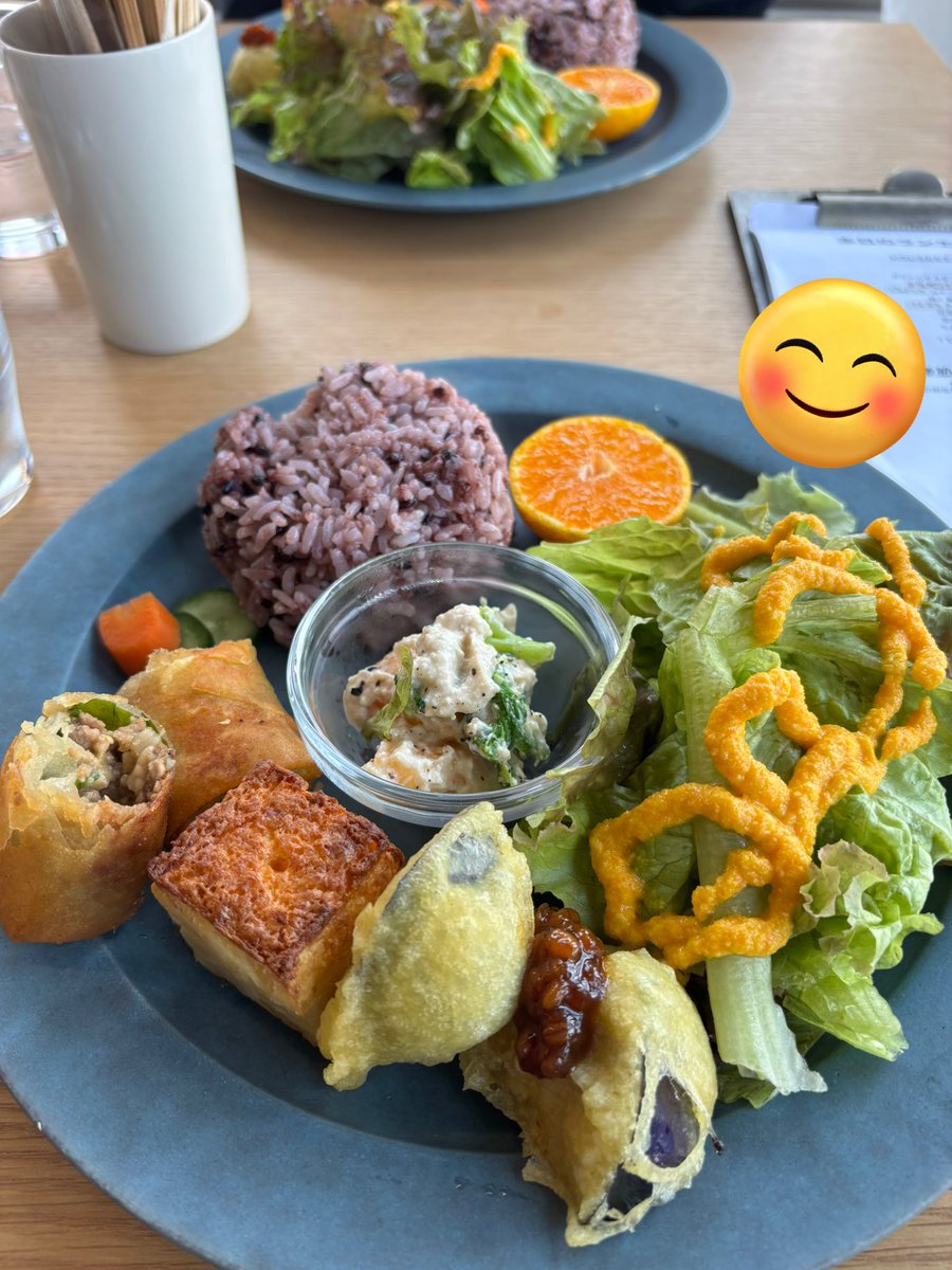 今月も初辰さん⛩️昨日参ってきやしたwith姉👏
初辰さんっちゅうよりも七五三詣りが多かったかなー🙂
毎月行ってるにも関わらず、米朝さんの記念碑あるのん知らなんだ😅
帰りに小洒落たランチ☺️🙌