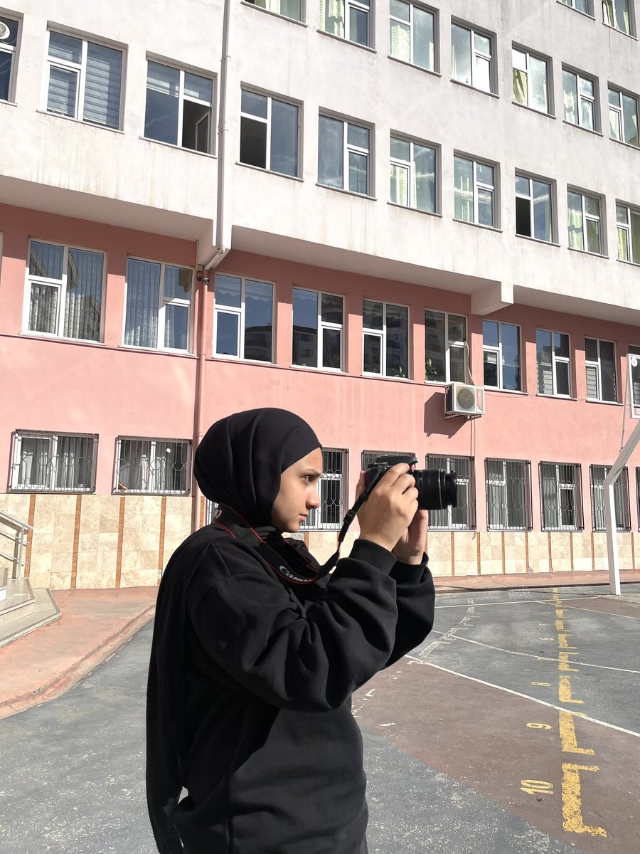 Trabzon İl Milli Eğitim Müdürlüğü tarafından başlatılan #TutElimdenÖğretmenimProjesi ile
<a href="/nrbngecer/">Nur Banu GEÇER</a> ’in koordinatörlüğünde Bir Objektiften Trabzon’un Renklerini görmeyi amaçlıyoruz 📸
<a href="/TrabzonArge/">TrabzonArge</a>