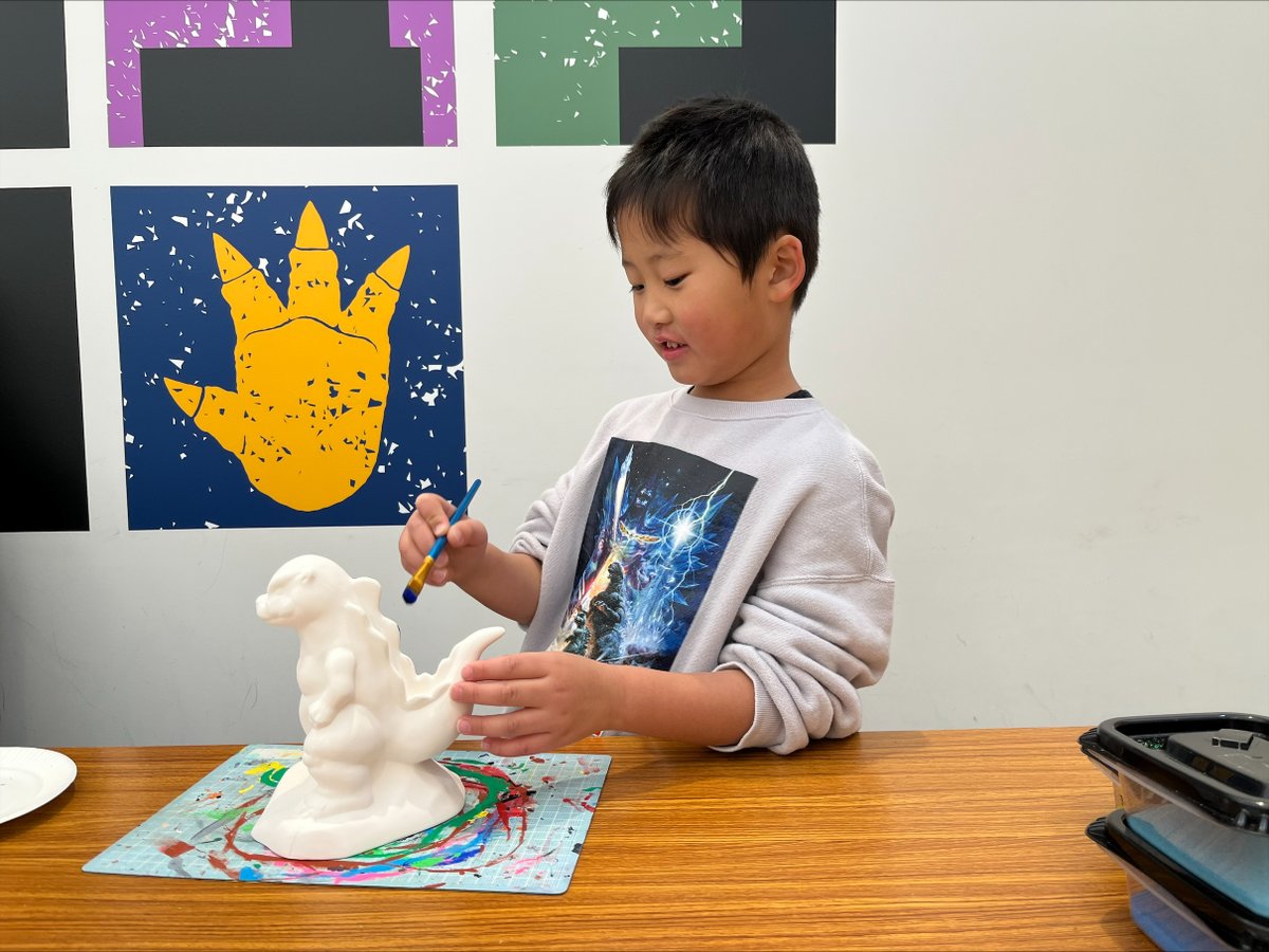紅葉の季節、家族でのんびりアート時間🎨🍂／ 家族みんなで「ゴジラ