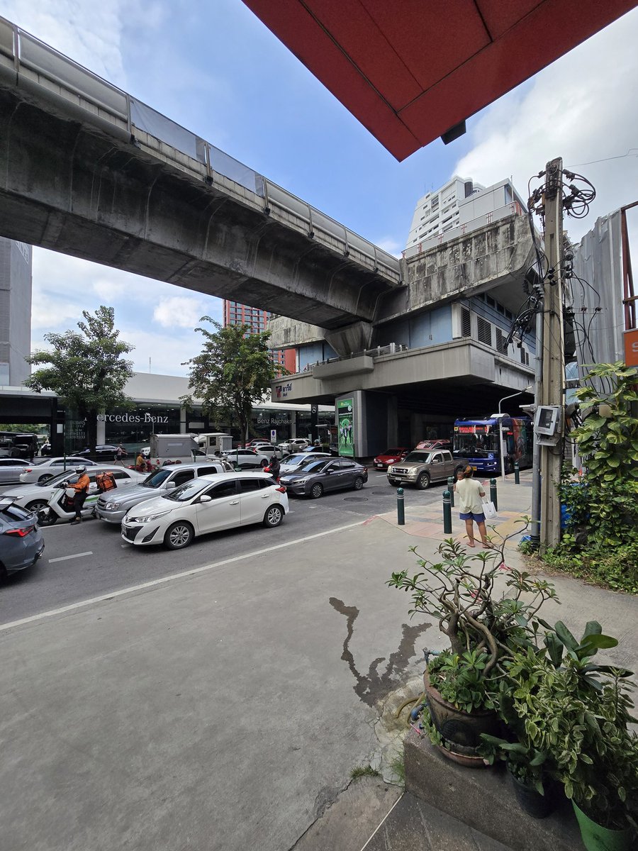 สามเจ็ดสูนสูน tweet media