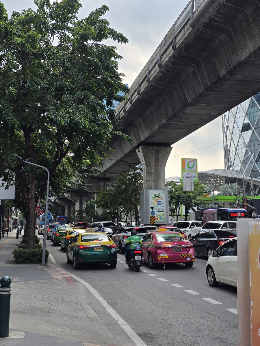 สามเจ็ดสูนสูน tweet media