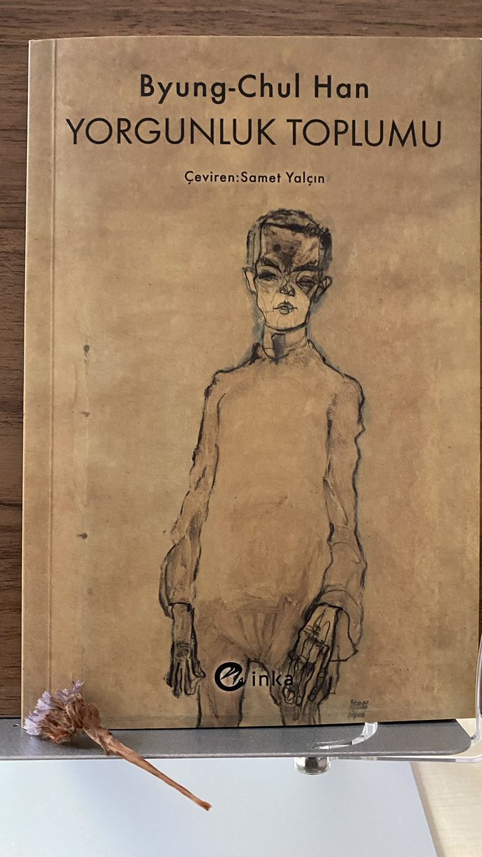 Günümüz toplumu artık Foucault’nun kliniklerden , tımarhanelerden , hapishanelerden kışlalardan ve fabrikalardan oluşan disiplin toplumu değil. Bunların yerini fitness salonları, ofis kuleleri,bankalar, havaalanları, alışveriş merkezleri ve fen laboratuvarlarından oluşan bambaşka