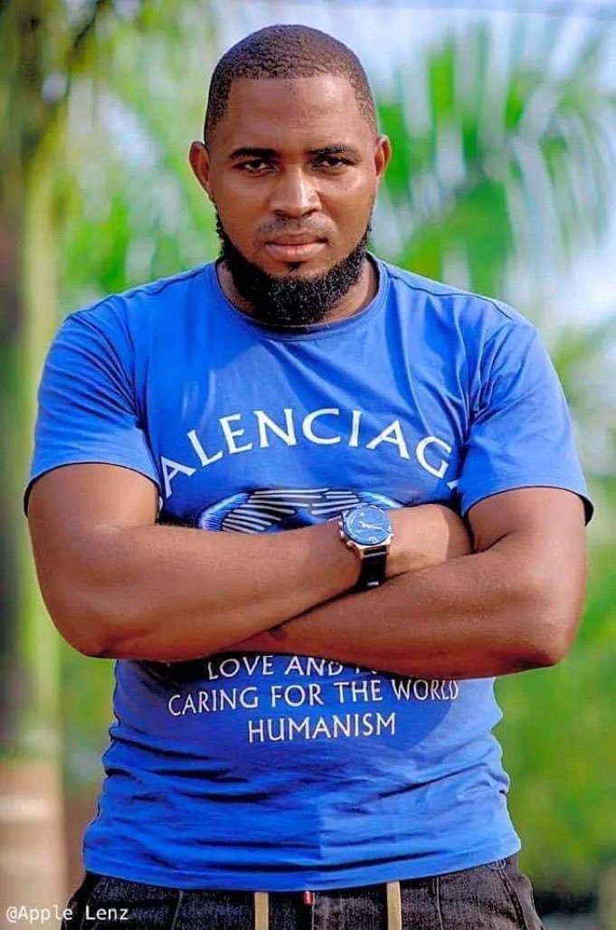 6nightwatch's tweet image. Roughing, beating, rounding off, and arresting our comrades and supporters is a class low and a clear abuse of power and our rights. 
Many more are now going to be held in jail with never ending court appearances.
It’s wrong!!
#FreeUgandaNow 
#StopAbuseOfPowerUG