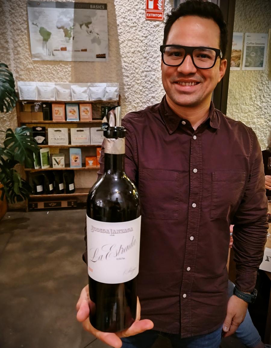 ADHalliwell's tweet image. Some more pics from the excellent #winetasting at #Roots the other day from #BodegaLanzaga.
Lots of new style, slightly edgy #Rioja in evidence.
