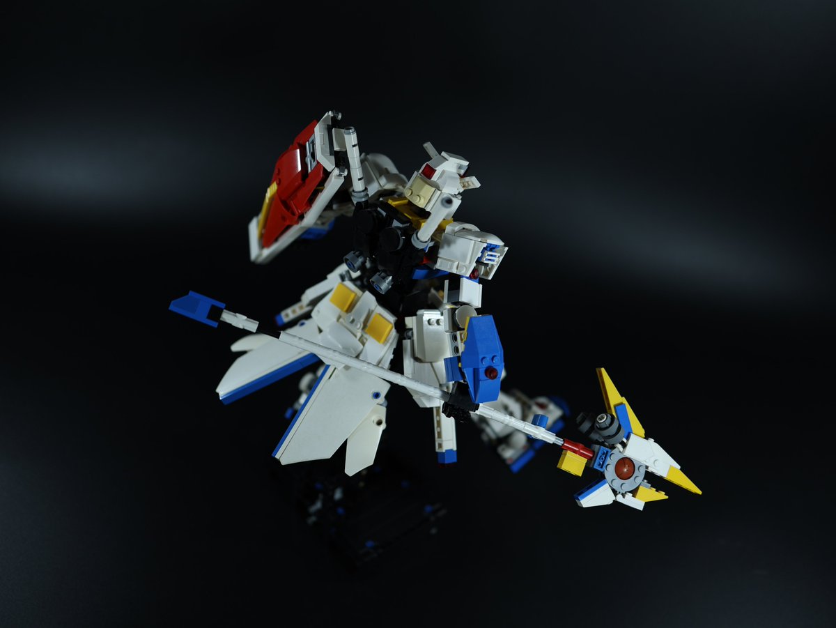 demon14082000's tweet image. Doing more photo shoot ~ I really like the back skirt. 
The instruction is here: reb.li/m/239967

#Lego #Technic #Robot #Mecha #Gundam #moc #レゴ #ロボ #ガンダム #機動戦士 #モビルスーツ #legomoc #白い悪魔 #RX78 #なのは #legophotograph