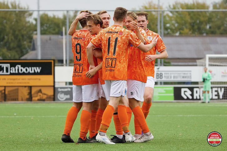 vvKagia's tweet photo. MATCHDAY! 🧡

Vandaag staat de derby tegen @vvForeholte op het programma! In Voorhout nemen de ploegen het tegen elkaar op. Het zal een spannende wedstrijd worden. 

Steun jij ook onze mannen? Tot vanmiddag! ⚽️ https://t.co/1TJr9AY7AE