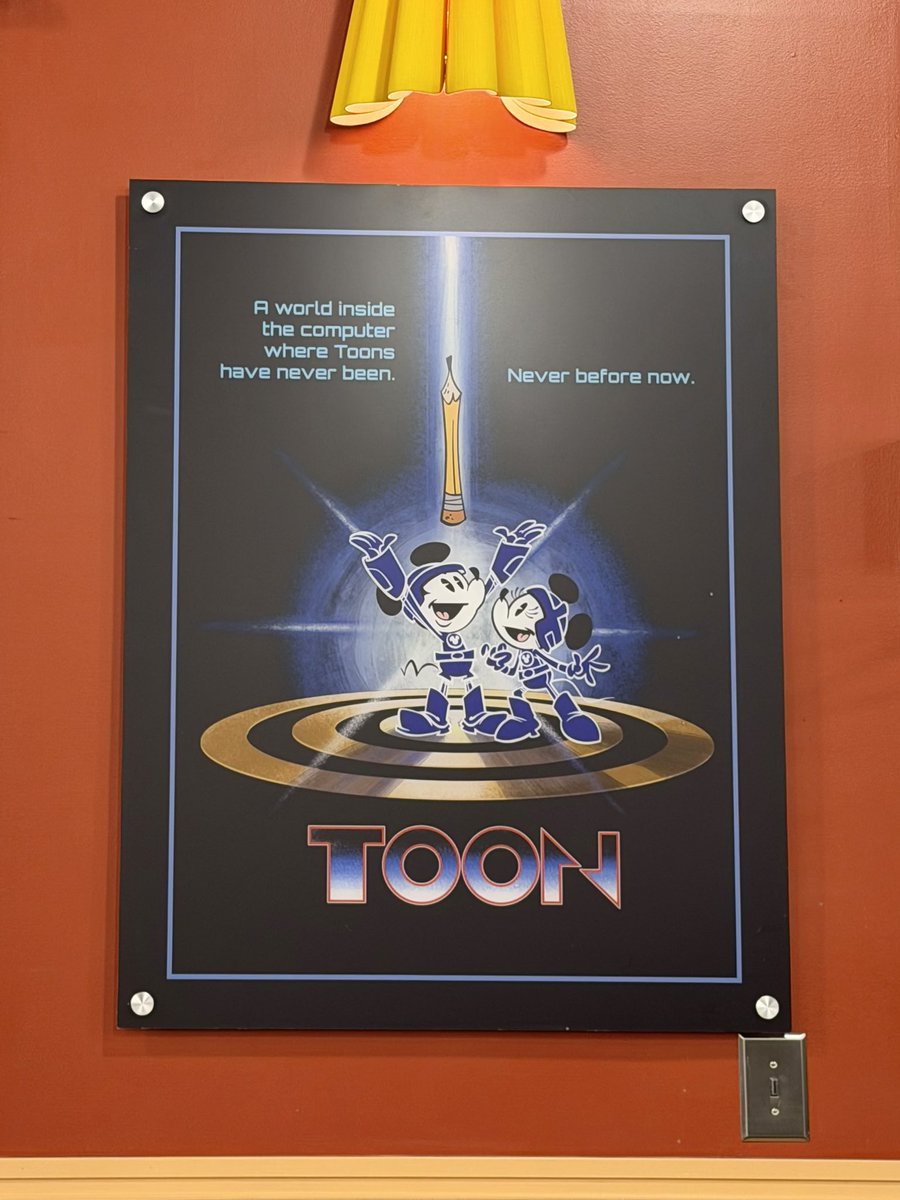 sanun___01's tweet image. オールスタームービーのフードコートにあったパロディポスターたちが大変よかった🪄︎︎◝✩    #wdw  #AllStarMoviesResort