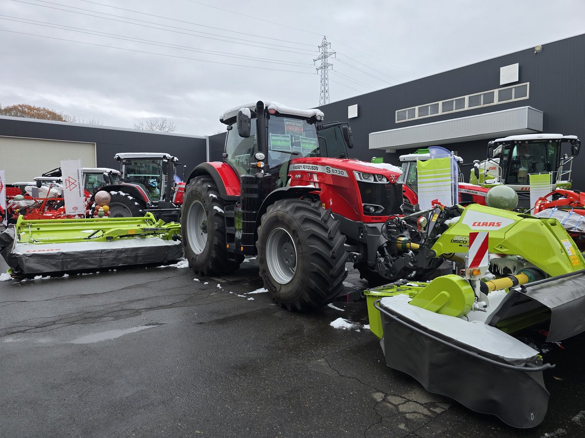 ace_sado's tweet photo. 値段に驚きながら FENDTを買って帰宅笑
 #FENDT 
 #CLAAS
 #MASSEYFERGUSON https://t.co/g3oVU95Wk5