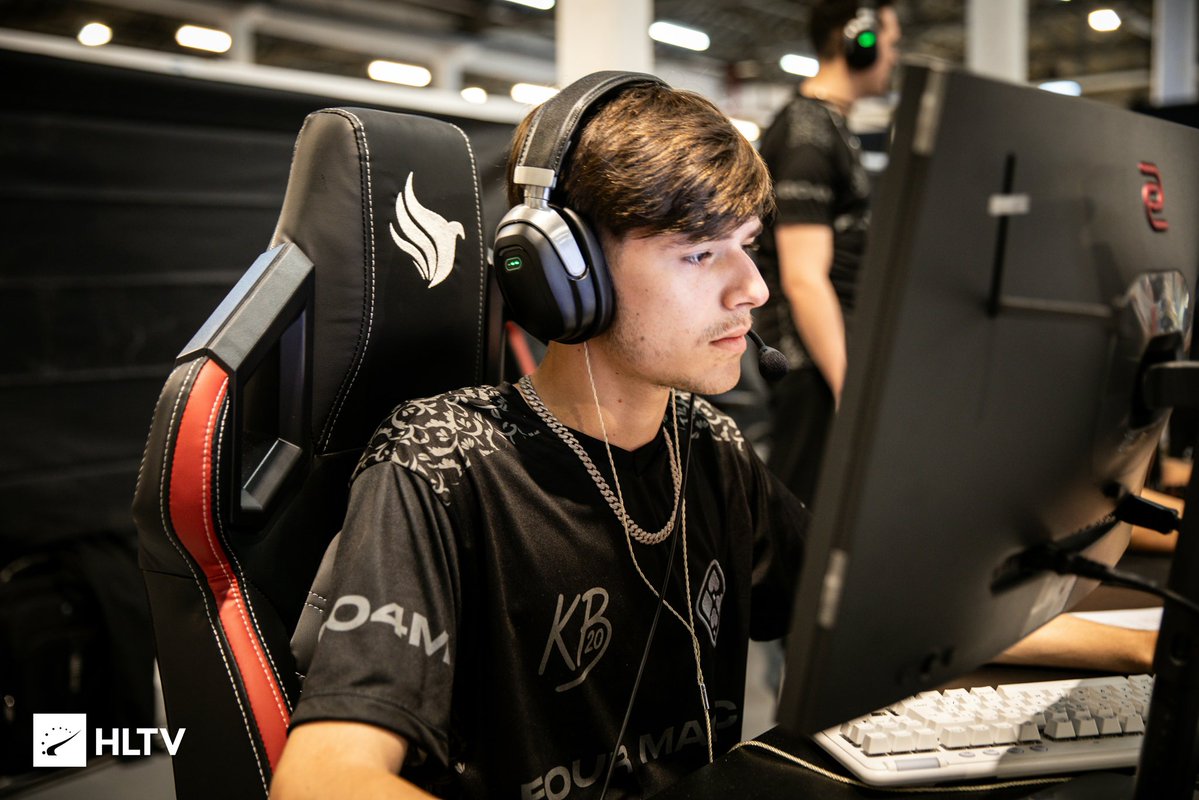 ltz_cs's tweet image. Estamos fora da Circuit x SP.
Jogamos muito mal hoje e perdemos como time, trabalhar muito mais e voltar melhor pros próximos.
0-2 @9zTeam 
0-2 @fuegoesports 
#GO4M
@fourmagicgg