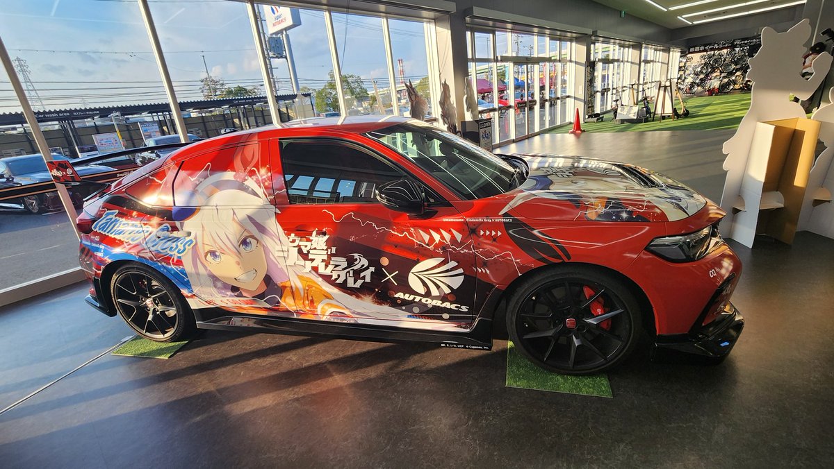 I was lucky enough to be able to see the Super Autobac Cinderella Gray collaboration itasha while in Nagoya!