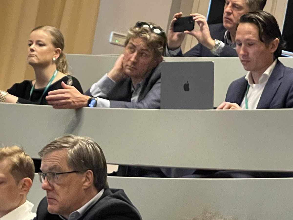 stefan_harb's tweet photo. The #CTOPCI community
is supporting #DCBClub
@KambisMashayek1 sitting next to Spencer King
Rustem Dautov, Paul Knaapen
all the brave innovators are here! https://t.co/ifjz5RF3vL