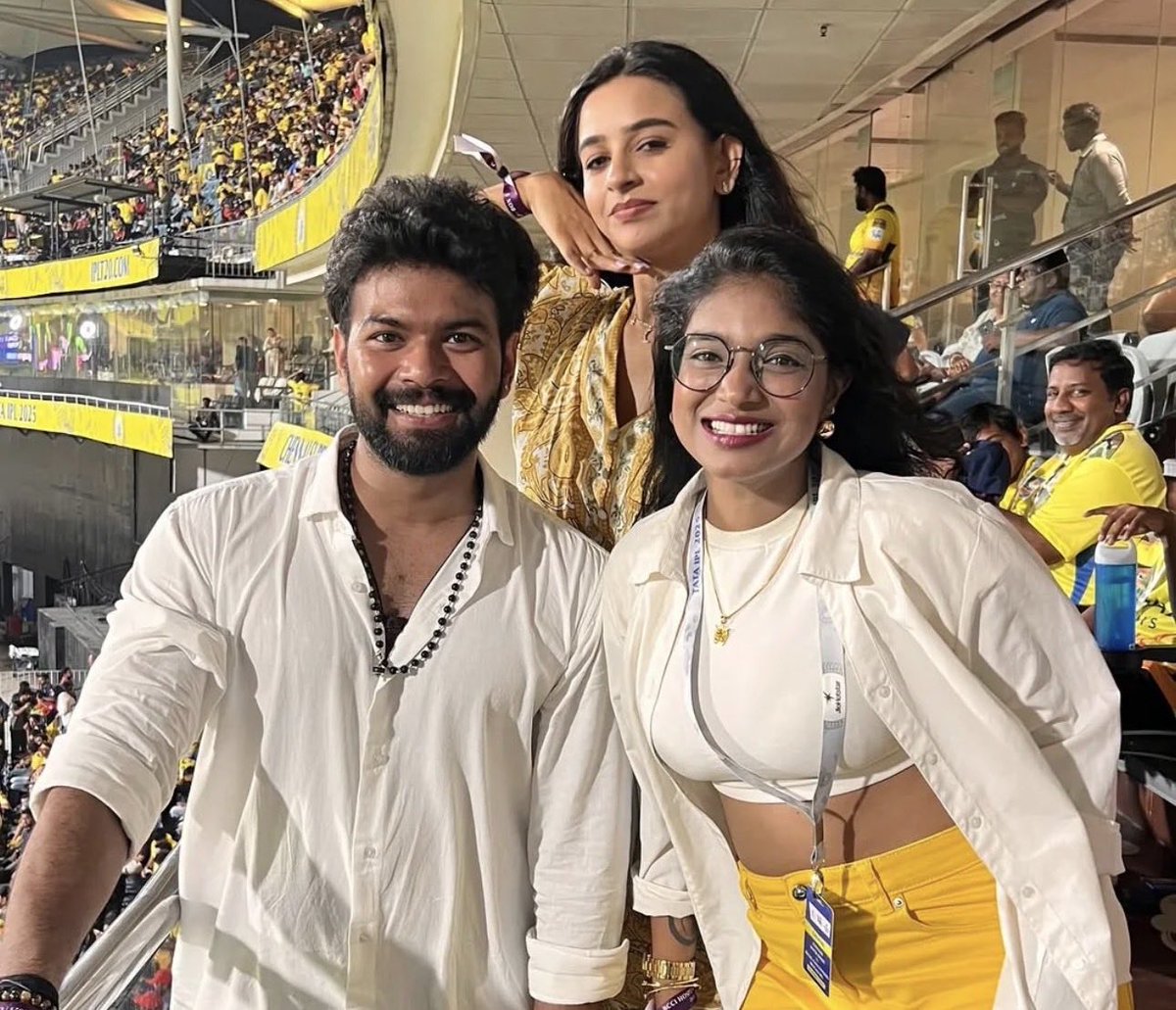 Rasigan_022's tweet image. Ohho Kathai apadi pogutha..!! 

OK OK 

#Vishal | #Divya | #Paaru 

#BiggBossTamil9 #BiggBoss9Tamil #BiggBossTamil #BiggBossTamilSeason9