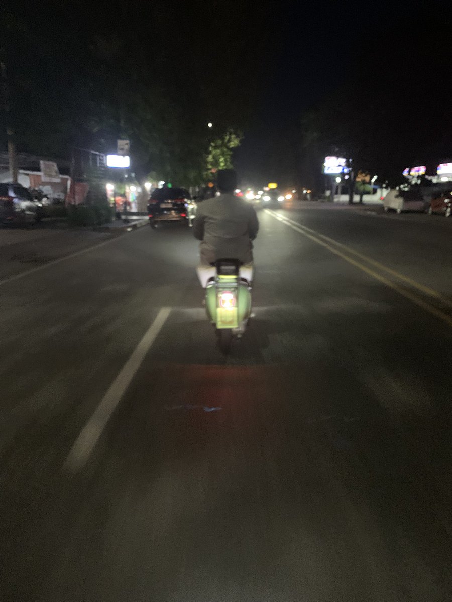 Bouverrr's tweet photo. 12 KM ngikutin dibelakang sambil komat kamit baca sholawat "YA ALLAH PTS YA ALLAHHHH" https://t.co/fdvQJI0jYS