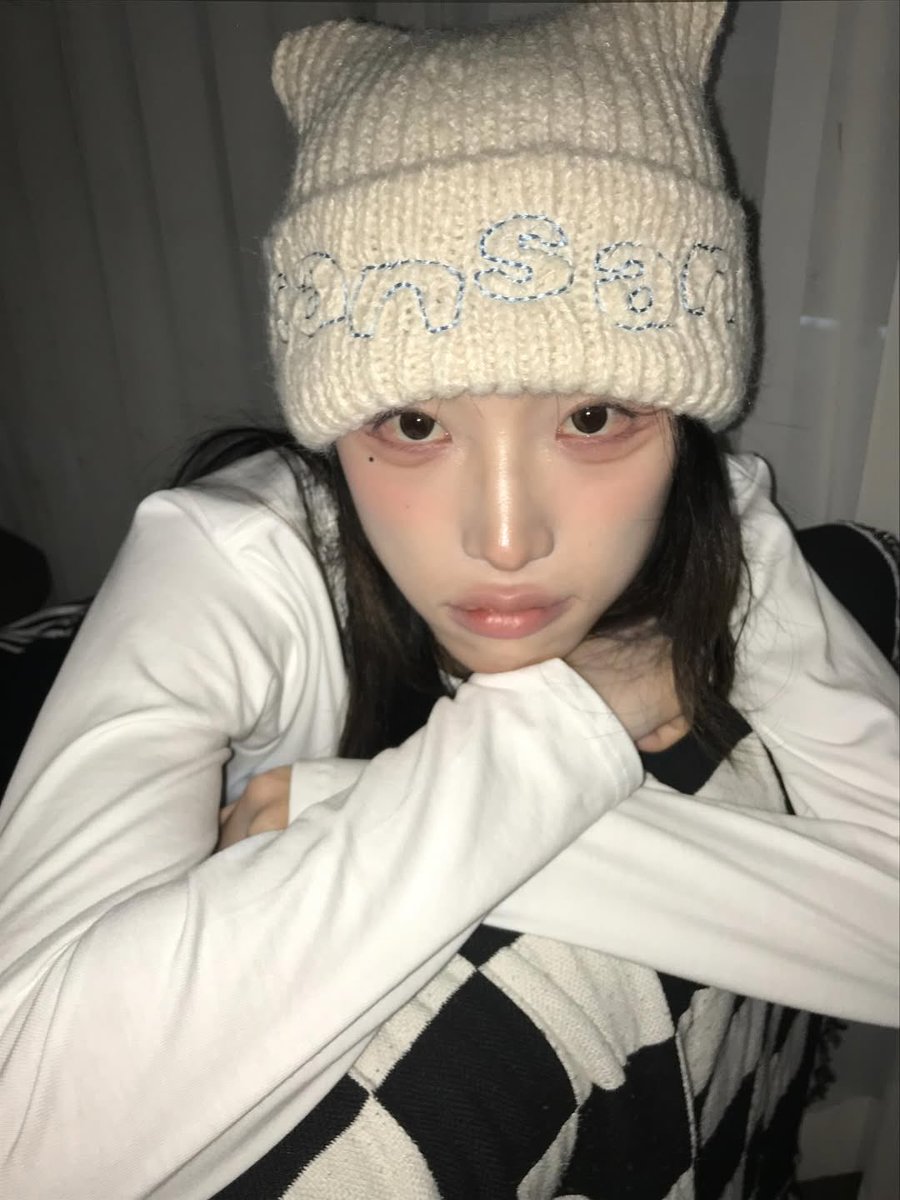 생일 축하해 퀸 🎉 아프지 말고 건강하고 사랑해👸🏻🩷
 #류진이의_새로운_빛