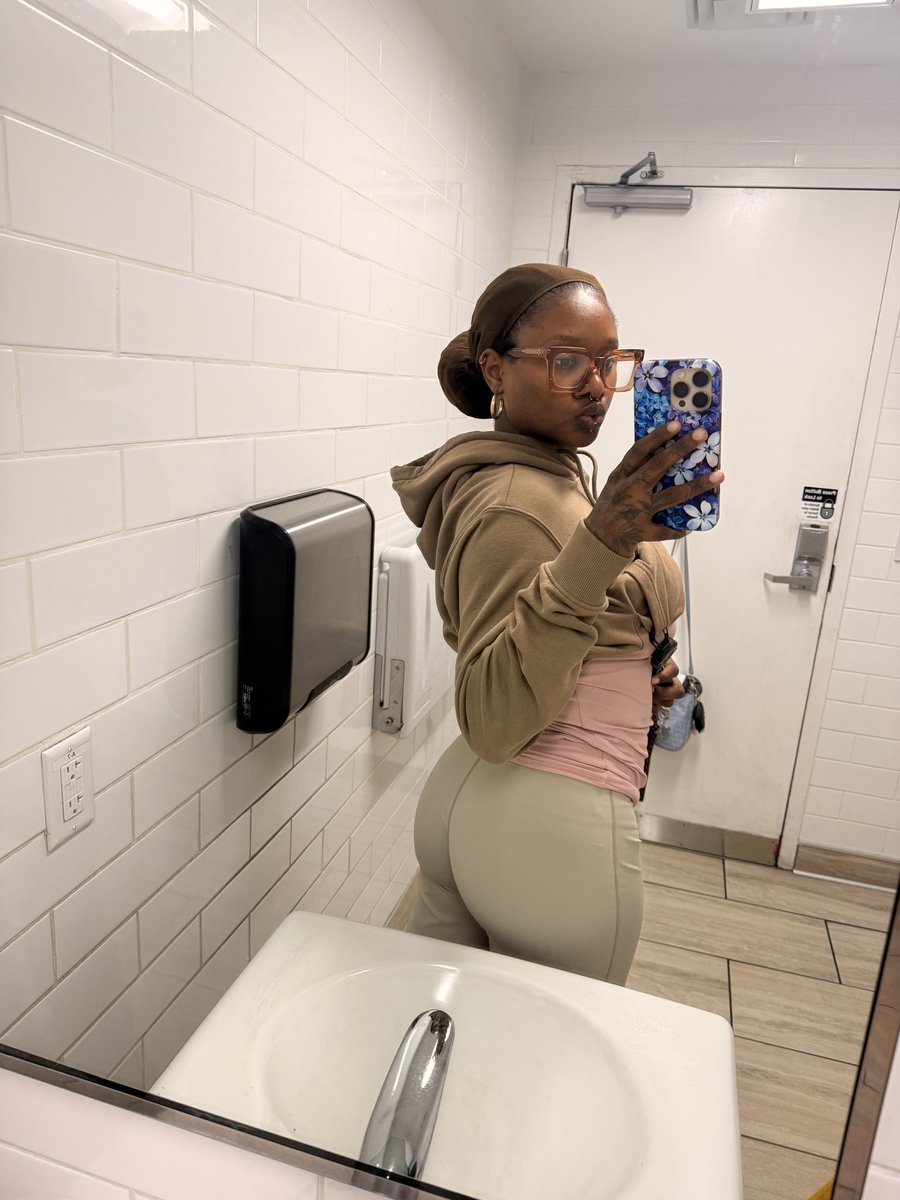 These are my favorite leggings 😭 oqq don’t miss