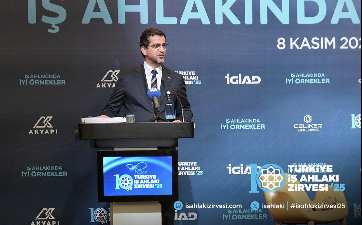 İGİAD Yönetim Kurulu Başkanımız Sayın Hüseyin AKÇA karşılama konuşmalarını gerçekleştiriyor.

#isahlakizirvesi25 #isahlakindaiyiörnekler