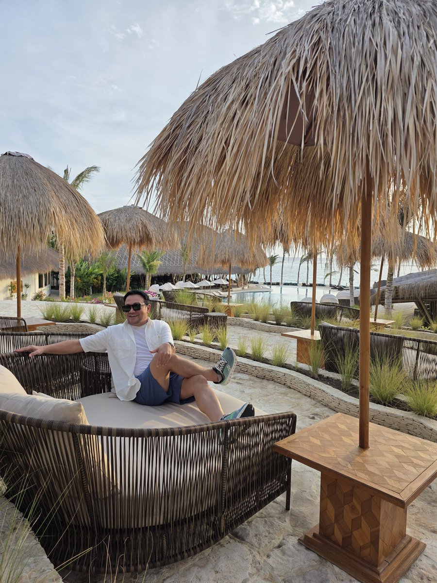 alvinadam's tweet image. Mendung terang panas hujan
Tak mengapa
Kusadari semua datang silih berganti.

Yang tetap hanyalah hati yang belajar ikhlas.
Bahagia ternyata bukan soal apa yang datang, tapi bagaimana kita menerima — karena-NYA
Semata karena Allah Swt
Alhamdulillah

🤍💛💙🙏🙏🙏✨️✨️✨️