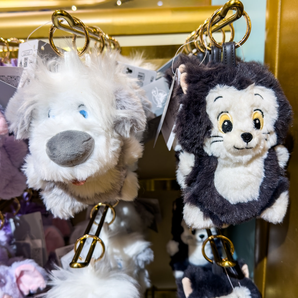 ディズニーストア マックス、フィガロ、チップ、ランピーのポーチ入り