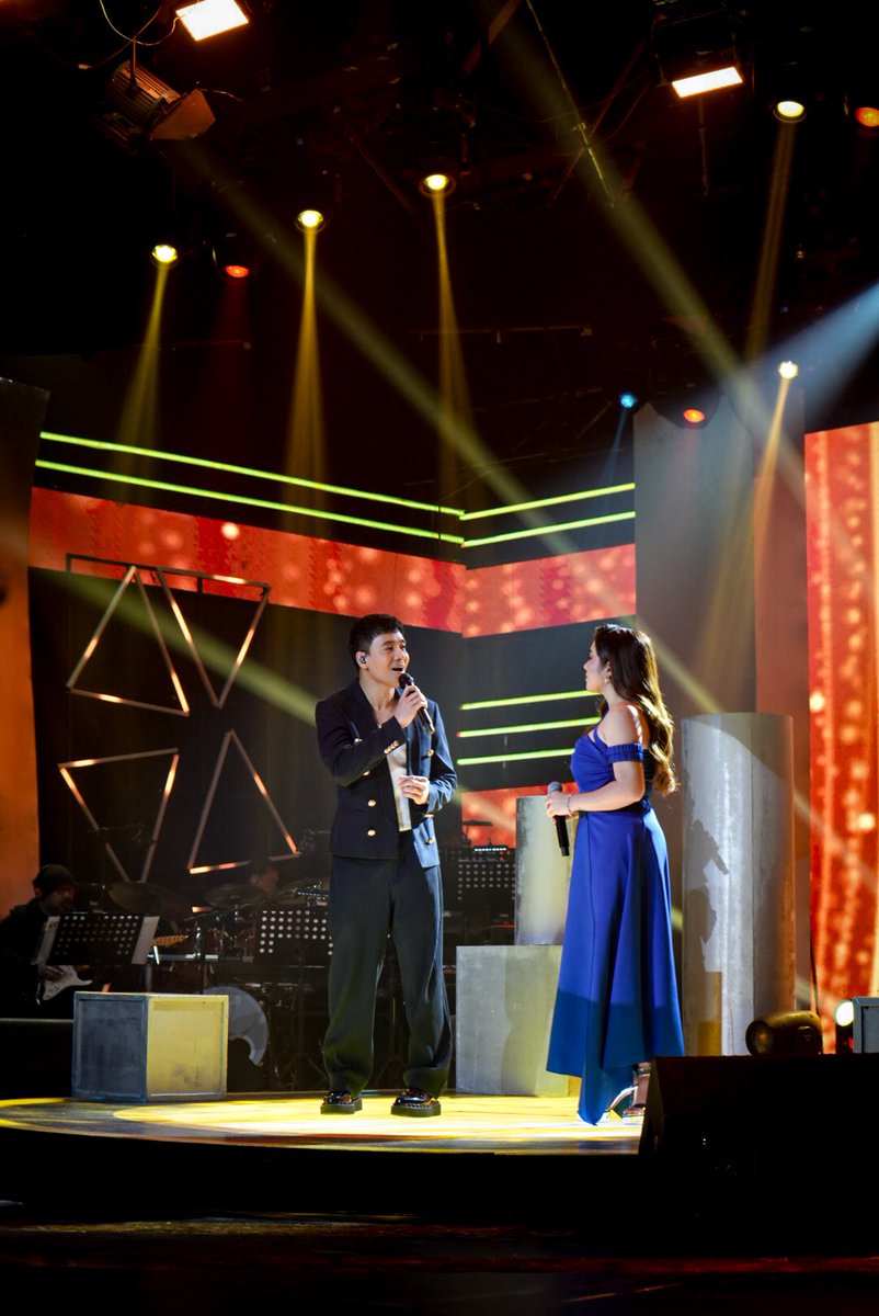 kreativdenph's tweet photo. Power Diva Angeline Quinto, together with Erik Santos, graced the It’s Showtime stage once again with a special performance for the #TNT9AngHulingTapatan! ✨

#KreativDen #KD #KDStar #AngelineQuinto https://t.co/d7lYP3nMXT
