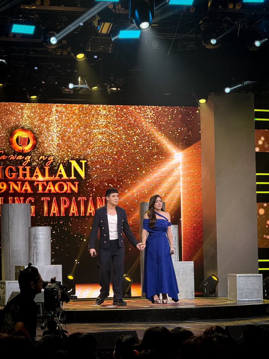 kreativdenph's tweet photo. Power Diva Angeline Quinto, together with Erik Santos, graced the It’s Showtime stage once again with a special performance for the #TNT9AngHulingTapatan! ✨

#KreativDen #KD #KDStar #AngelineQuinto https://t.co/d7lYP3nMXT