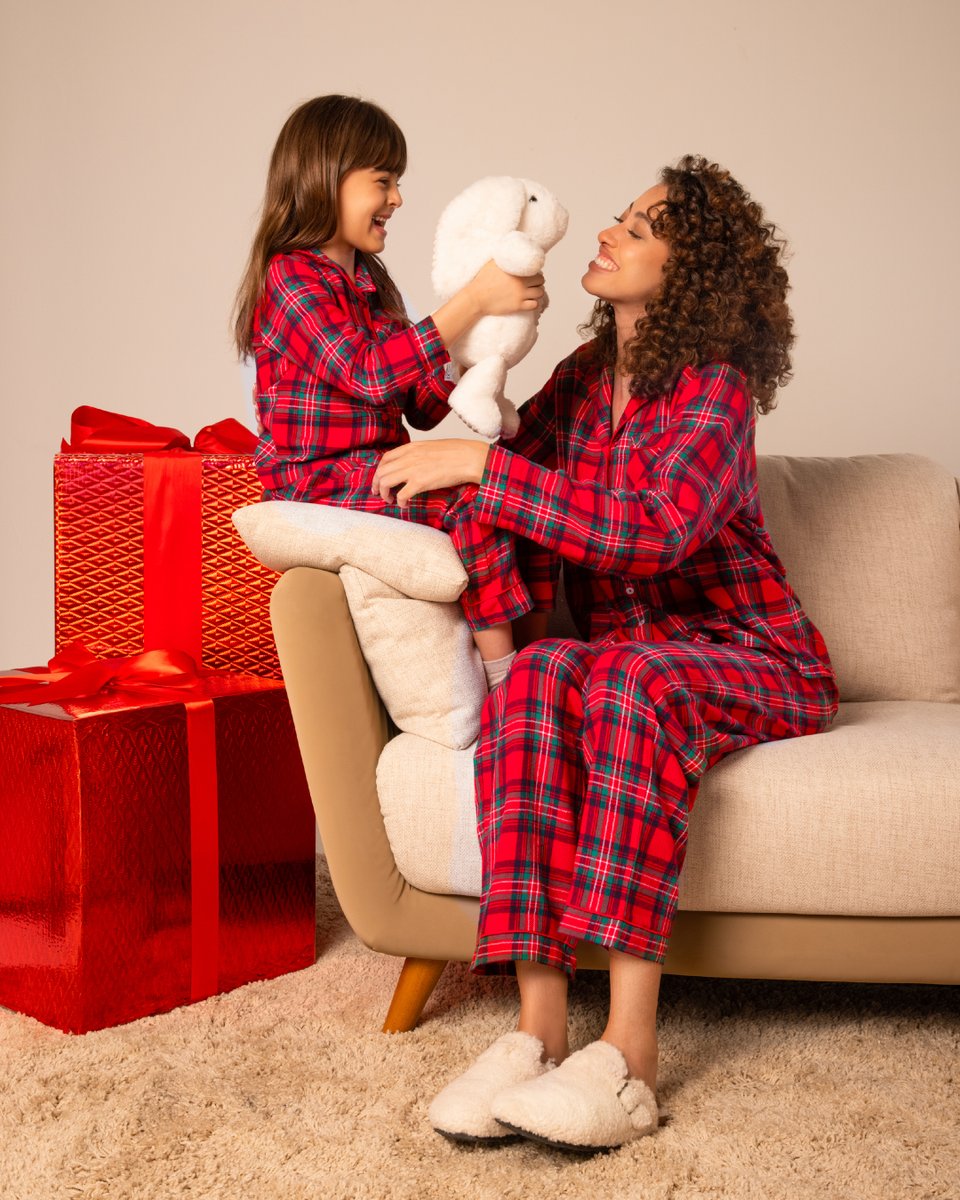 maxfashionMENA's tweet photo. Snuggle up in soft fabrics and prints designed to keep you cozy throughout the holiday season. 🌲

#MaxFashion #MyMaxStyle #StyleInspo  #MaxFashion #MyMaxStyle #StyleInspo #Festive #FestiveSleepwear #PJSets #MatchingPJs #HolidaySeason https://t.co/netFK3cS3Q