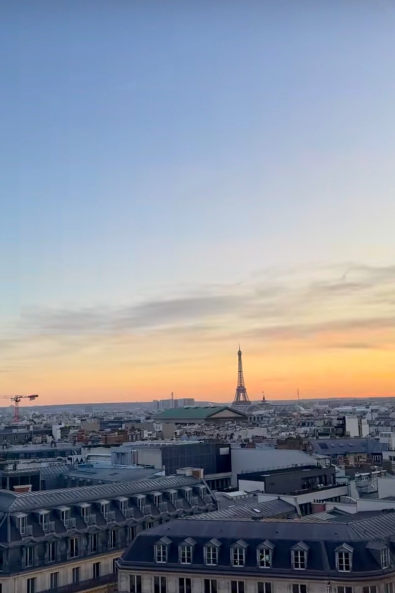 Vski_sky's tweet photo. Paris, France 🇫🇷
#FinalDestination2025 https://t.co/Nj3G8JbULy