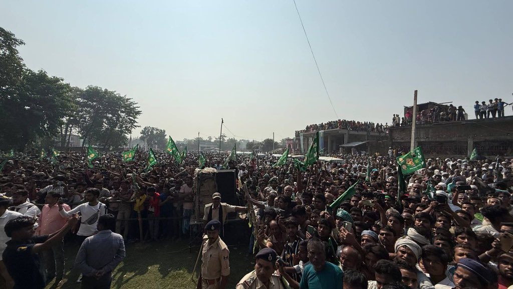 mohsinaddeen96's tweet photo. देखिए इस ऐतिहासिक जनसभा की कुछ खास तस्वीरें।
#aimim #asaduddinowaisi #MohammadManzoorAlam #araria #voteforkite #voteforaimim #VoteForPatang 🪁 #bihar #biharelection #biharelection2025 #owaisi #india https://t.co/ORuVTeXkA7
