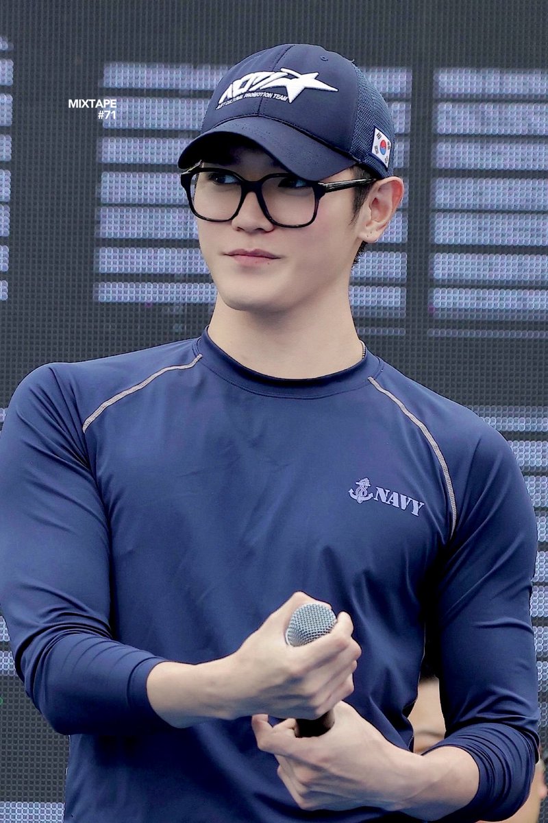 FashionistD's tweet image. Today is all about #TAEYONG of #NCT 💙😍✨