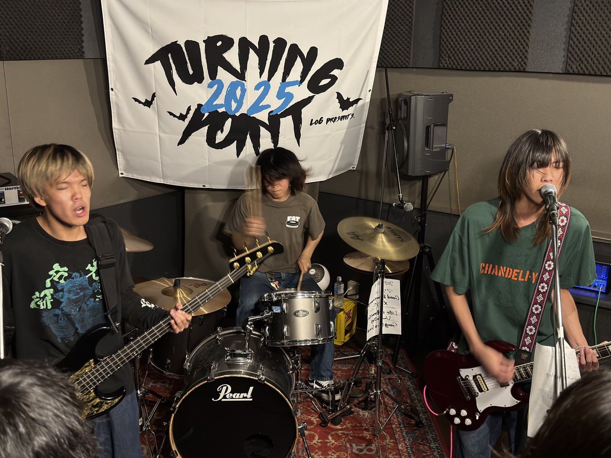 log_610's tweet photo. #TurningPoint2025

【会場速報】
拳が上がりまくるライブをありがとう！

📸CHANDELIYA📸 https://t.co/jbVgTKmCKM