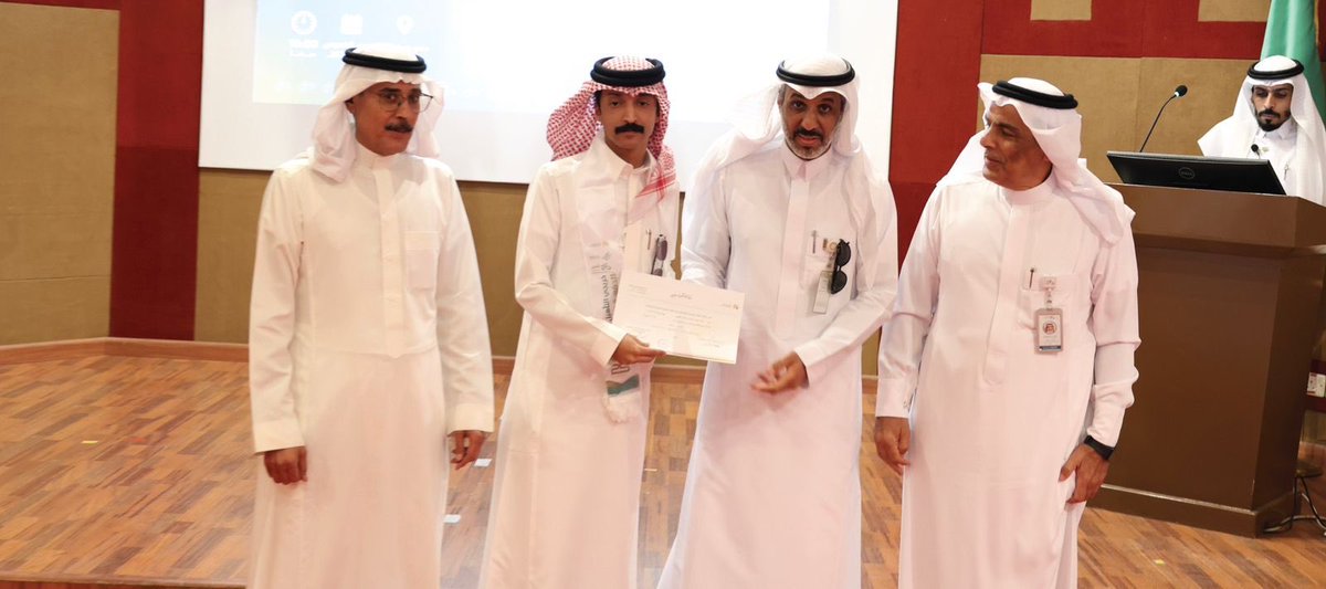 *جمعية تأهيل تشهد تكريم ( 61 )خريجًا من المتدربين في برنامج التمكين والتأهيل*
<a href="/maherwahab1/">ماهر محمد  عبدالوهاب</a> 

الرياض - ماهر بن عبدالوهاب
 
.. شهدت مدينة جمعية تأهيل الإنسانية في عنيزة تكريم الدفعة الرابعة من المتدربين في برنامج التمكين والتأهيل من الأشخاص ذوي الإعاقة والذين يصل عددهم إلى 61