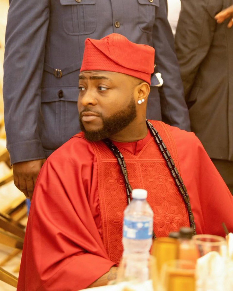 provii8's tweet image. Wizkid or Davido, who is really bringing the Grammys home?🇳🇬