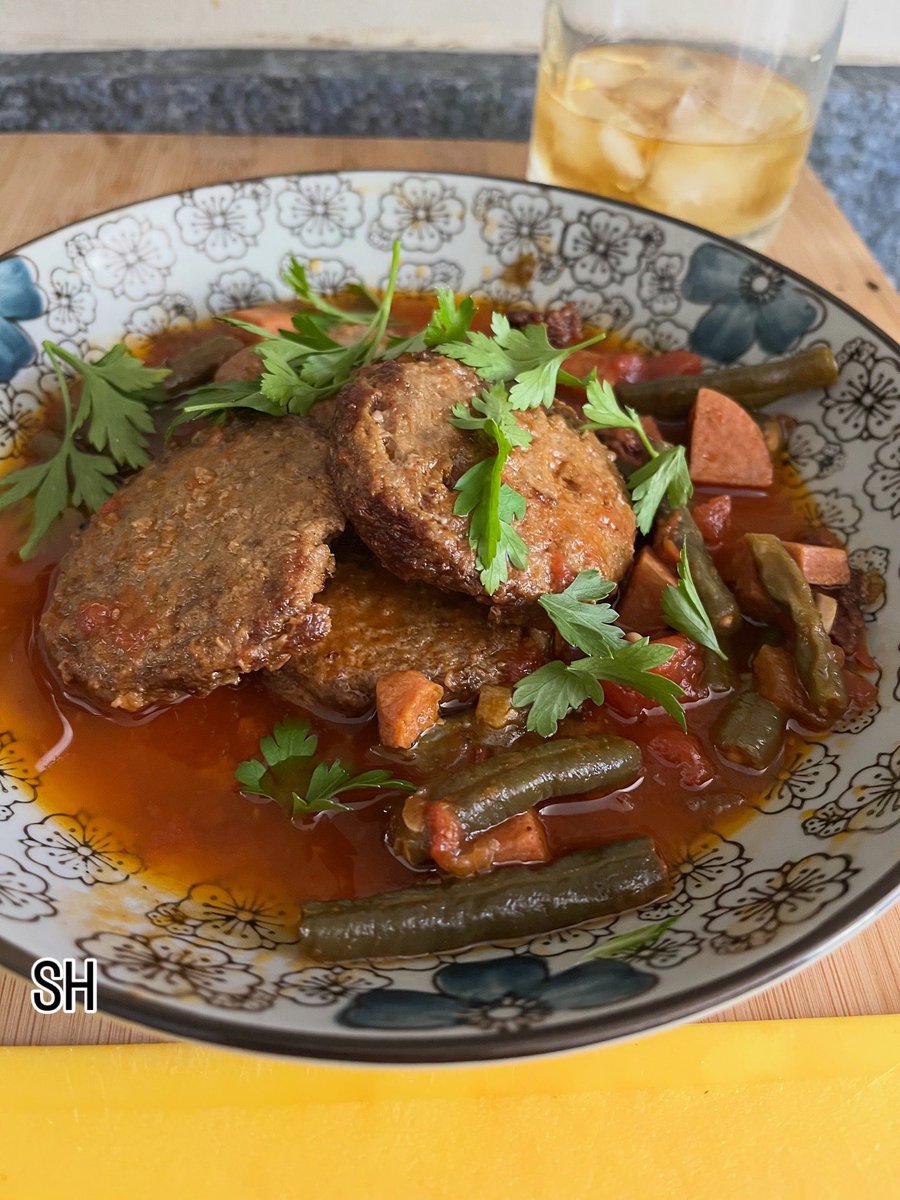 Agent99c's tweet image. Happy Friday leftover green beans stew mixed with beef patties #friday #eatwell #beef #food #foodpics #homecooking #foodgasam #foodlover #foryou