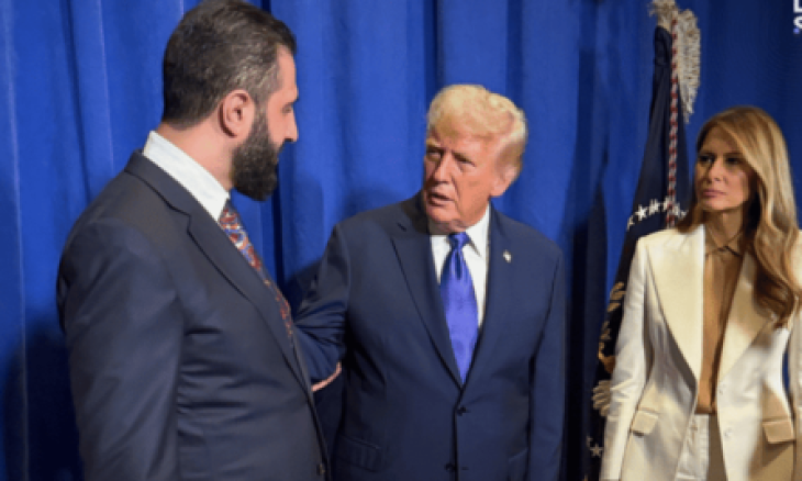 الإرهابي كلمة باعتها لنا أمريكا، وأنظمتُنا تلقّفتها، حتى صار كلُّ معارضٍ أو ناقدٍ لها إرهابيًا.

#أحمد_الشرع  أُزيل من القائمة الأمريكية؛ كان إرهابيًا ثم صار رئيسًا، ولا تحتاج واشنطن أن تشرح لنا كيف ومتى تستخدم هذا المصطلح.

ياسر عرفات كان إرهابيًا، ثم أُزيل اسمه عن قائمة