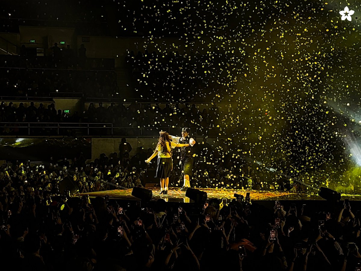 BINI_ph's tweet photo. The Big Dome was glowing 'Dilaw' last night with @clfrnia_maki x @bini_maloi performance!🎶🥹💛

Congratulations and thank you to everyone who made this concert a success!🌻

KOLORCOASTER THE CONCERT
#BINI #TheBigDomeGetsColorful #KOLORCOASTER #MAKI https://t.co/e5NSG7eH9p