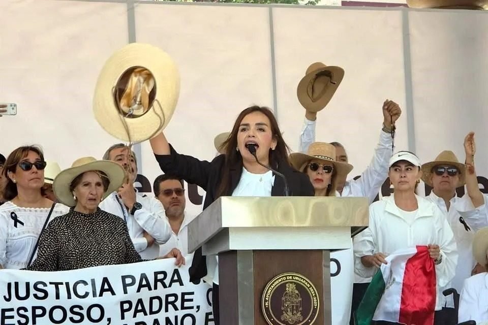 #Michoacán | 🕊️ Grecia Quiroz asume la alcaldía de Uruapan y exige justicia por el asesinato de su esposo Carlos Manzo 🇲🇽💬